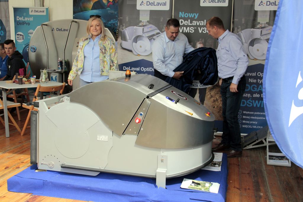 DeLaval, robot udojowy, bydło, pasza
