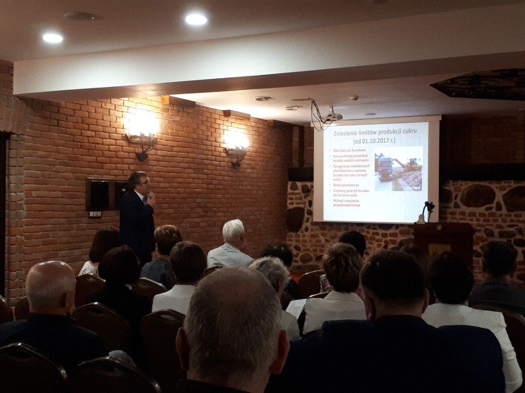 konferencja, Ryn