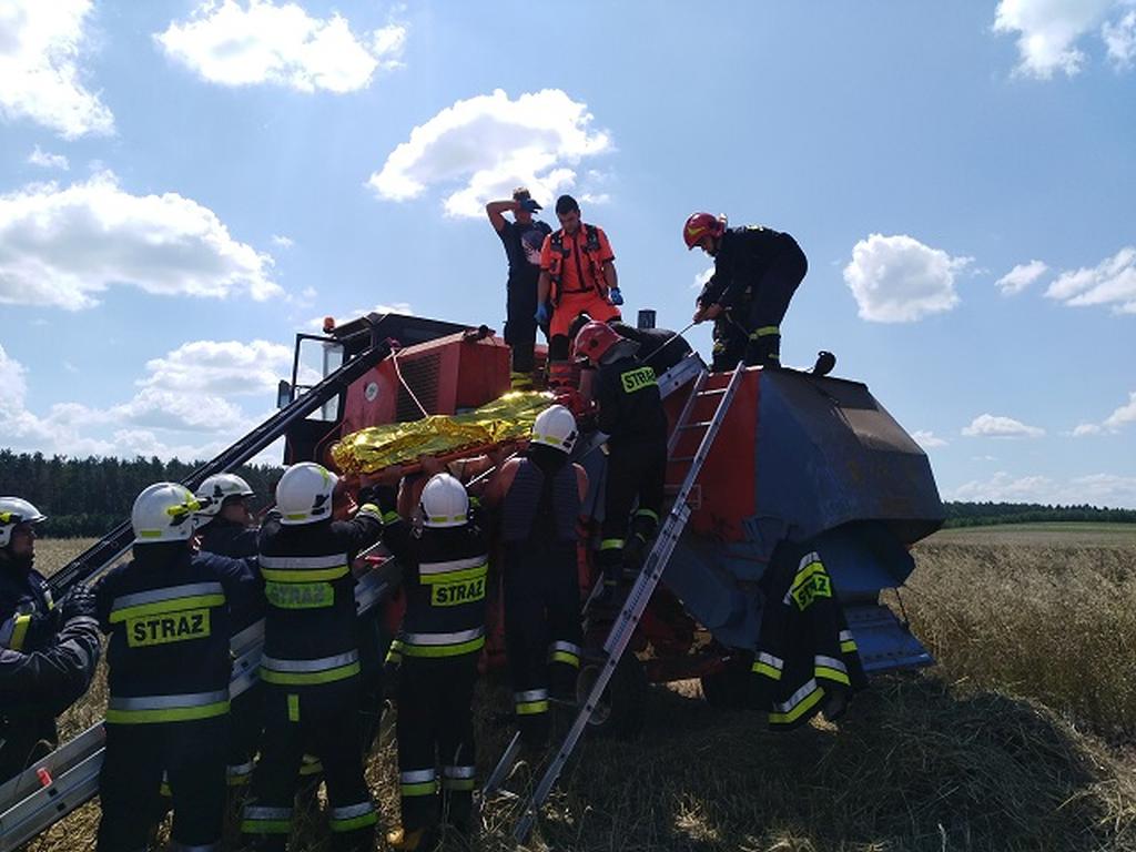 wypadek, żniwa, wypadek podczas żniw, kombajn zbożowy
