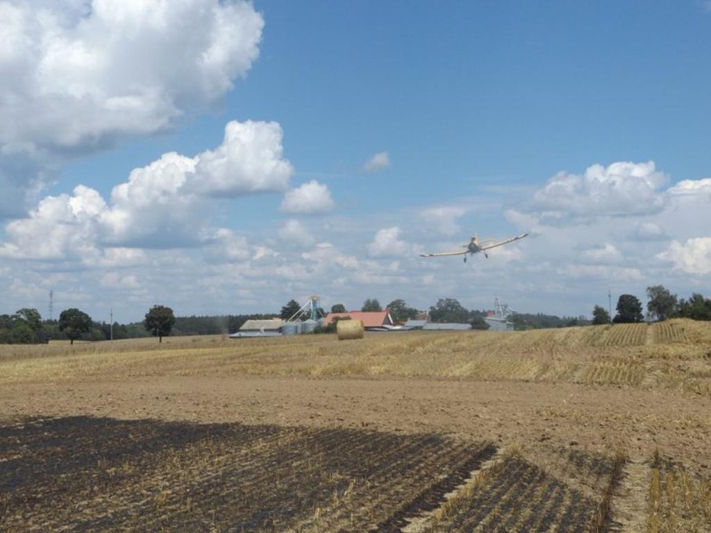 pożar, samolot gaśniczy, warmińsko-mazurskie, zboże w ogniu, żniwa