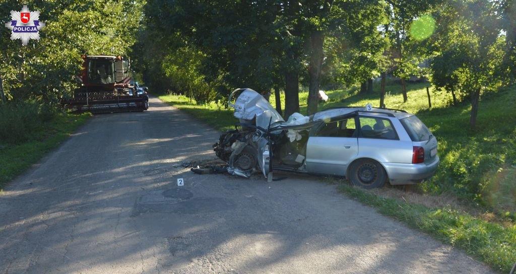 wypadek, kombajn, lubelskie, zderzenie czołowe audi z kombajnem