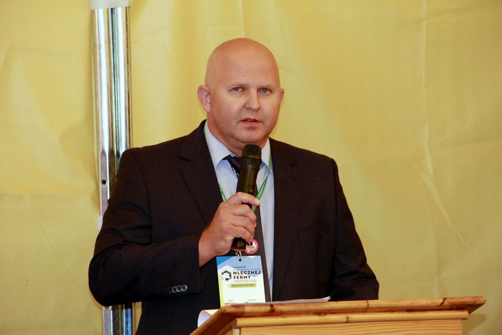 Farmday, bydło mleczne, Imiołek, wozy paszowe