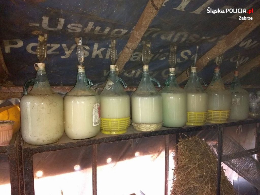 alkohol, nielegalna wytwórnia alkoholu, policja, Zabrze