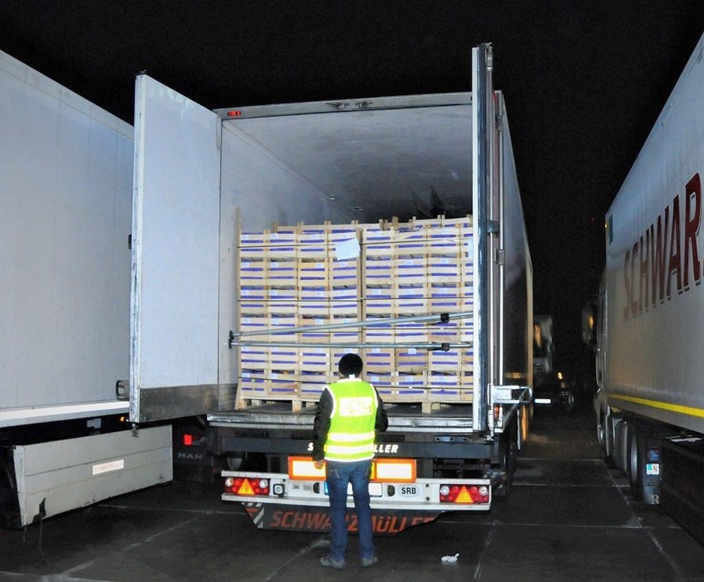 przemyt ludzi, Serbia, transport jabłek, Straż Graniczna