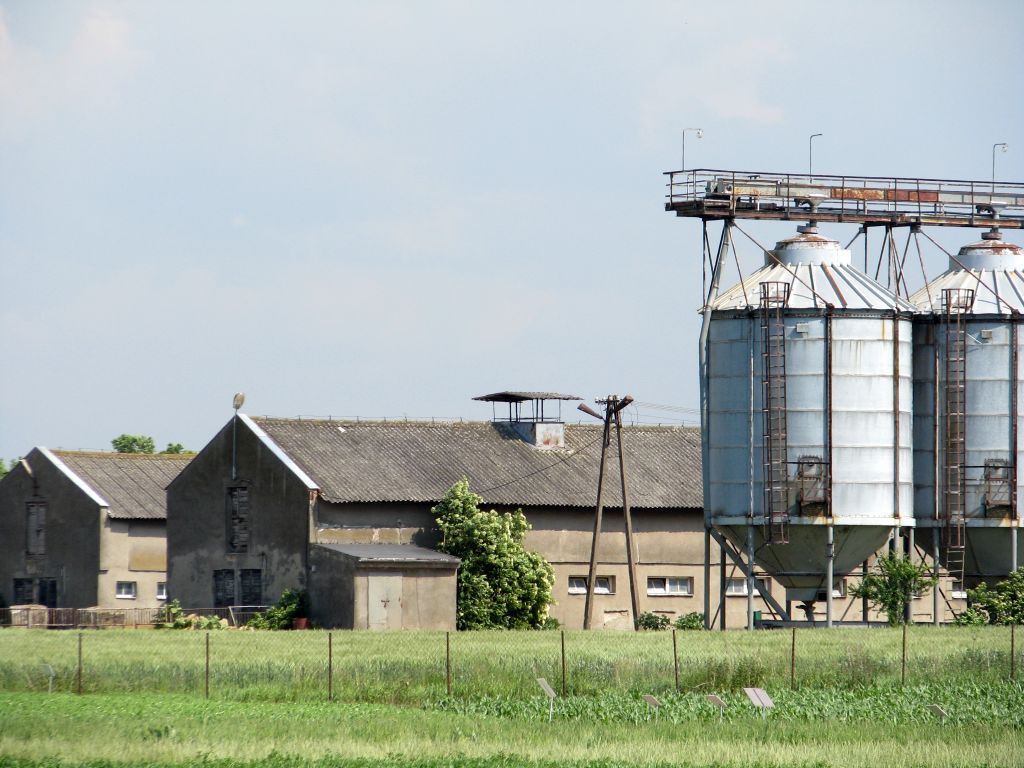 pomoc dla zadłużonych gospodarstw, długi rolników, kredyty dla rolników, krir, kowr, arimr