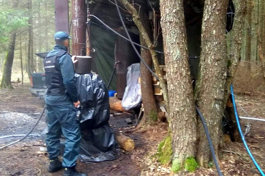 bimbrownia, nielegalna produkcja alkoholu, królowy most, podlasie, kas