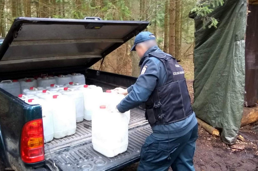 bimbrownia, nielegalna produkcja alkoholu, królowy most, podlasie, kas