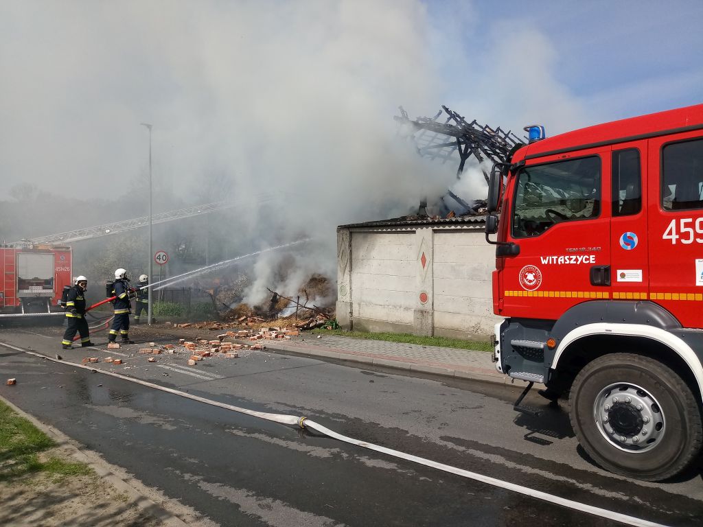 pożar, strażacy, OSP, wielkopolskie, łódzkie, pożar w biskupicach, pożar w siedleminie