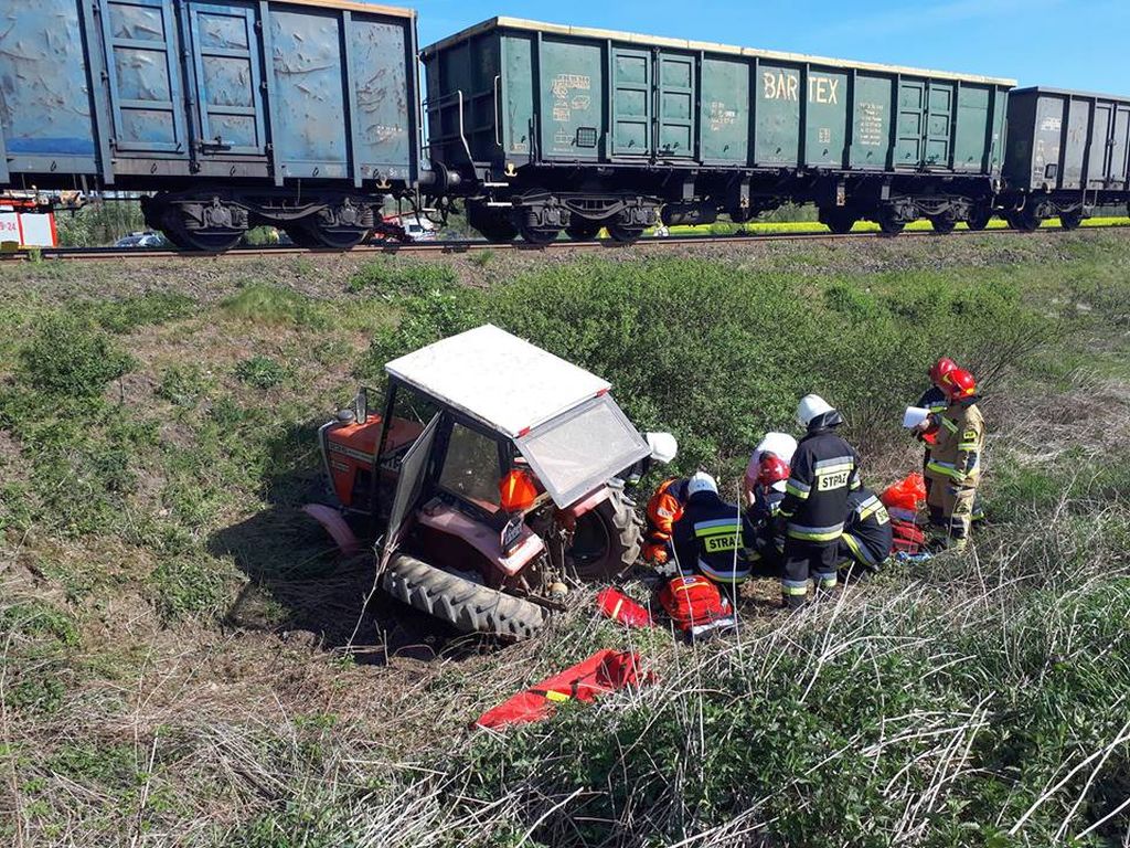 wypadek, pociąg uderzył w traktor, policja, opolskie
