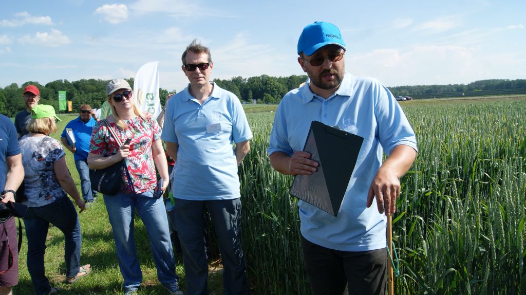 Bayer, CDT w Chechle, Sekator Plus, poletka doświadczalne, Joerg Rehbein, testowanie produktów, ochrona roślin, Dekalb