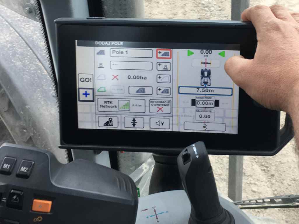 Valtra_dwa terminale_ISOBUS