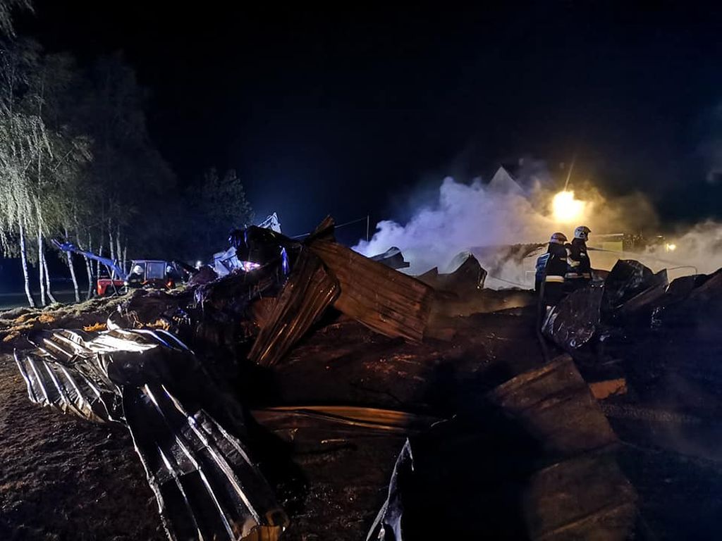 Suchodaniec, poiwiat strzelecki, zawalona stodoła