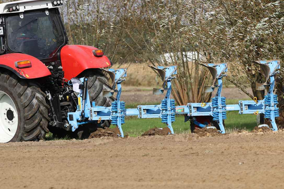 lemken pług czterokorpusowy