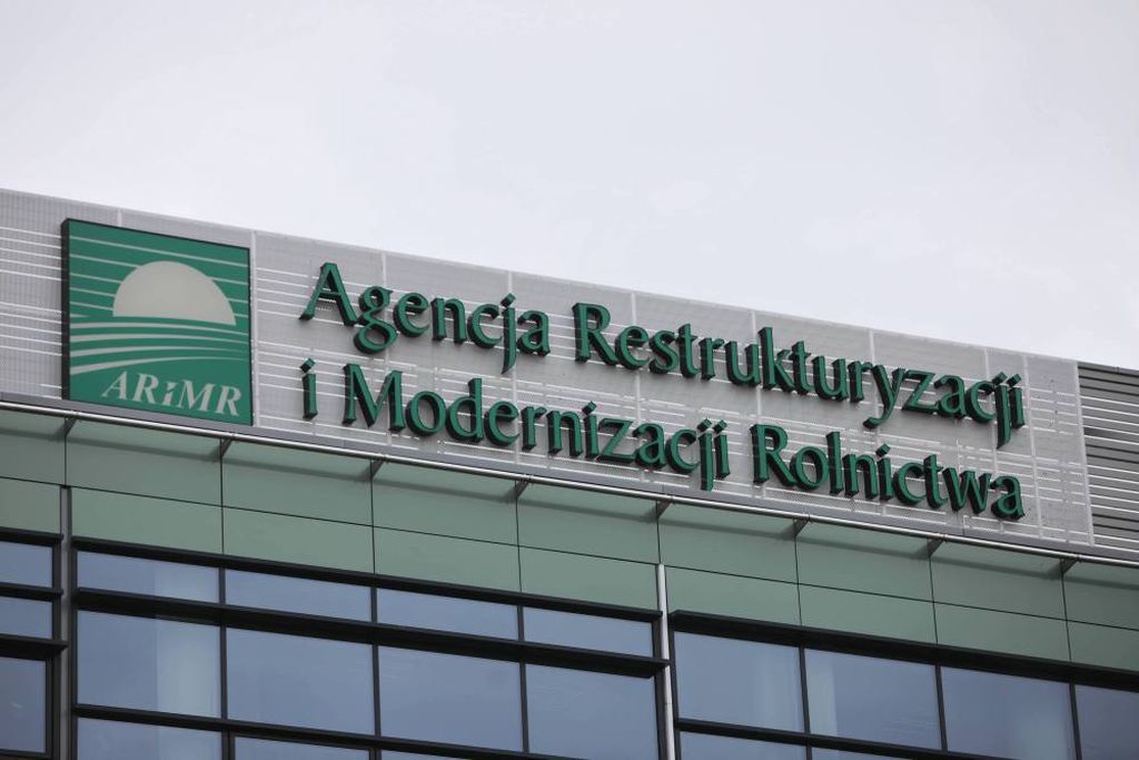 ARiMR, wnioski na usługi rolnicze, podsumowanie naboru na usługi rolnicze, rozwój usług rolniczych