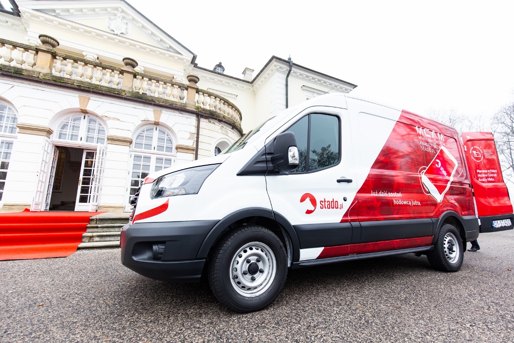 Mobilne Centrum Analizy Mleka, MCAM, Farm Innovations, Instytut Zootechniki Państwowy Instytut Badawczy, badanie mleka