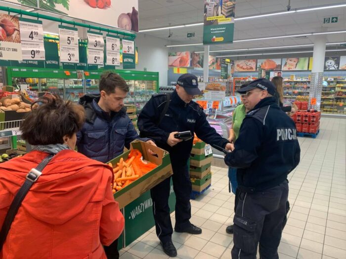 znakowanie żywności, agrounia, michał kołodziejczak, Paweł Chojnowski, biedronka w sieradzu
