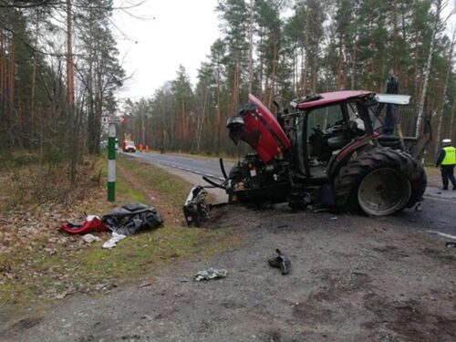 wypadek, policja, tir uderzył w traktor, mazowieckie
