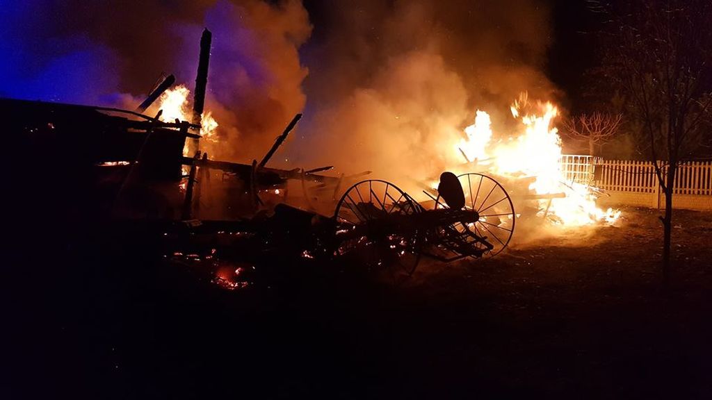 Suchodaniec, poiwiat strzelecki, zawalona stodoła