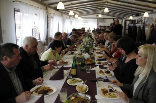 koronawirus, mniejszy popyt na mięso wieprzowe, otwarcie restauracji, ceny wieprzowiny,