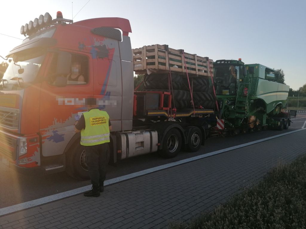 inspekcja transportu drogowego, przejście graniczne w Budzisku, transport kombajnu, Prawo o ruchu drogowym