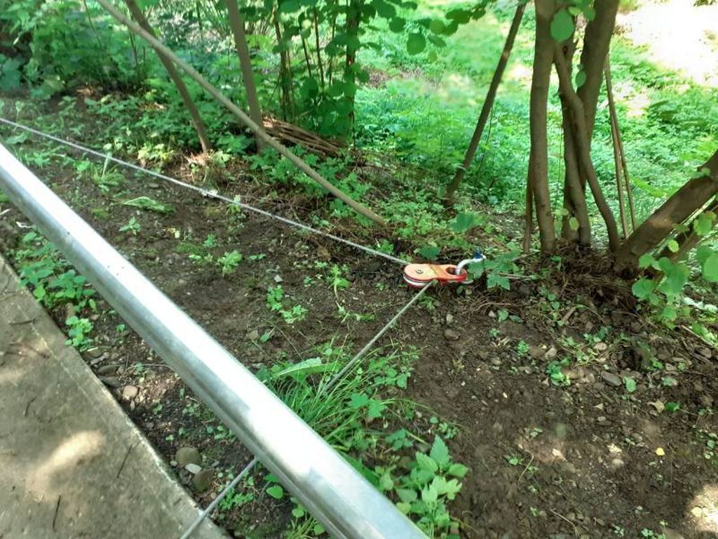 wypadek, ciągnik wywrócił się na bok, małopolskie, traktorzysta w szpitalu