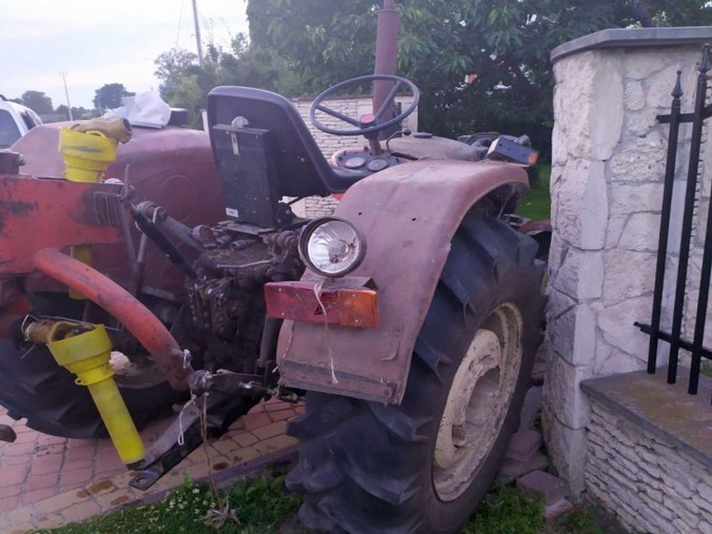 kolicja, alkohol, policja, świętokrzyskie, ciągnik wjechał w ogrodzenie posesji