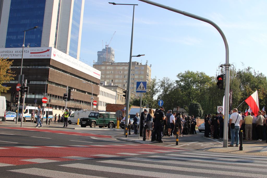 protest rolników w warszawie, siedziba pis, ustawa o ochronie zwierząt, agrounia
