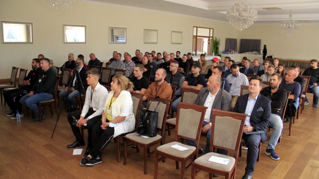 korekcja racic, dobrostan krów, prezentacja poskromów Wopa, szkolenie,