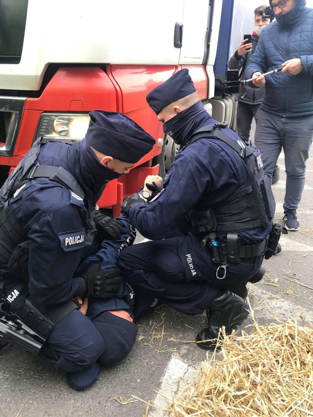 protest rolników, blokada dróg, blokady dróg, agrounia
