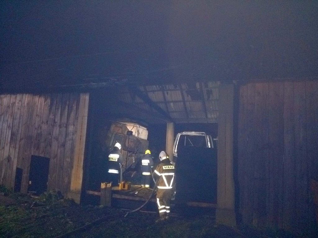 pożar gospodarstwa, świętokrzyskie, Kolonia Grzybów, straż pożarna, gowin, pomorze