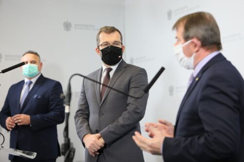 grypa ptaków, bioasekuracja, Krzysztof Niemczuk, Grzegorz Puda i Bogdan Konopka
