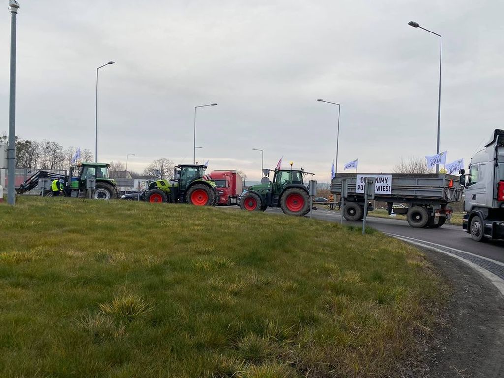 agrounia, protest rolników, węzeł Stryków, autostrada A2