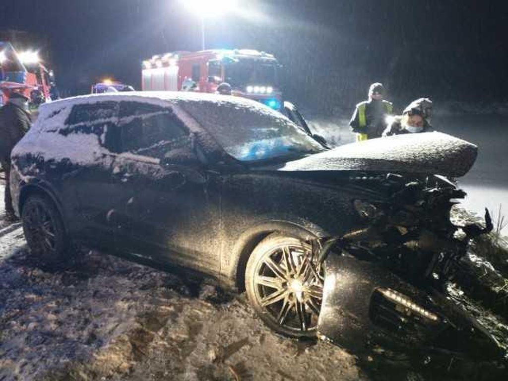 Porsche w stawie hodowlanym, seat w stawie, Lisiewice Duże, Guźnia