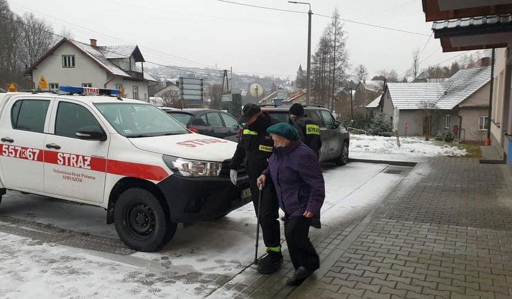 szczepienia przeciw COVID-19, pandeia koronawirusa, straż pożarna