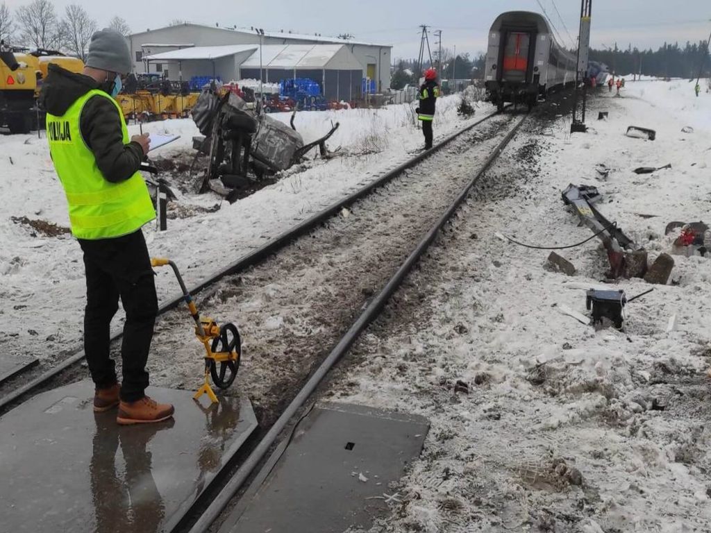 koszarówka, powiat grajewski, zderzenie mleczarki z pociągiem, transport mleka
