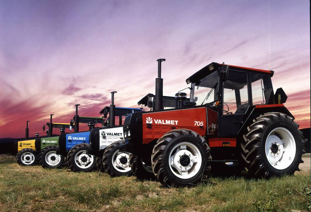 Valtra kolor czerwony