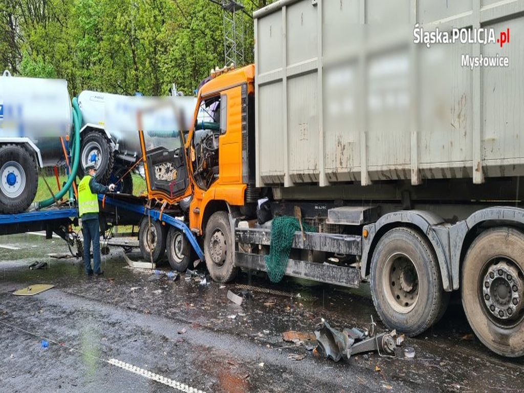 zderzenie ciężarówek, wozy asenizacyjne, autostrada a4, KMP Mysłowice