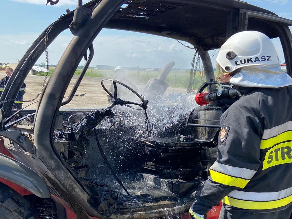 pożar ładowarki, Urbanowice, powiat kędzierzyńsko-kozielski, KP PSP Kędzierzyn Koźle