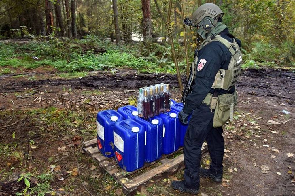nielegalna produkcja alkoholu, bimbrownia, gmina Turośń Kościelna, powiat białostocki, KAS