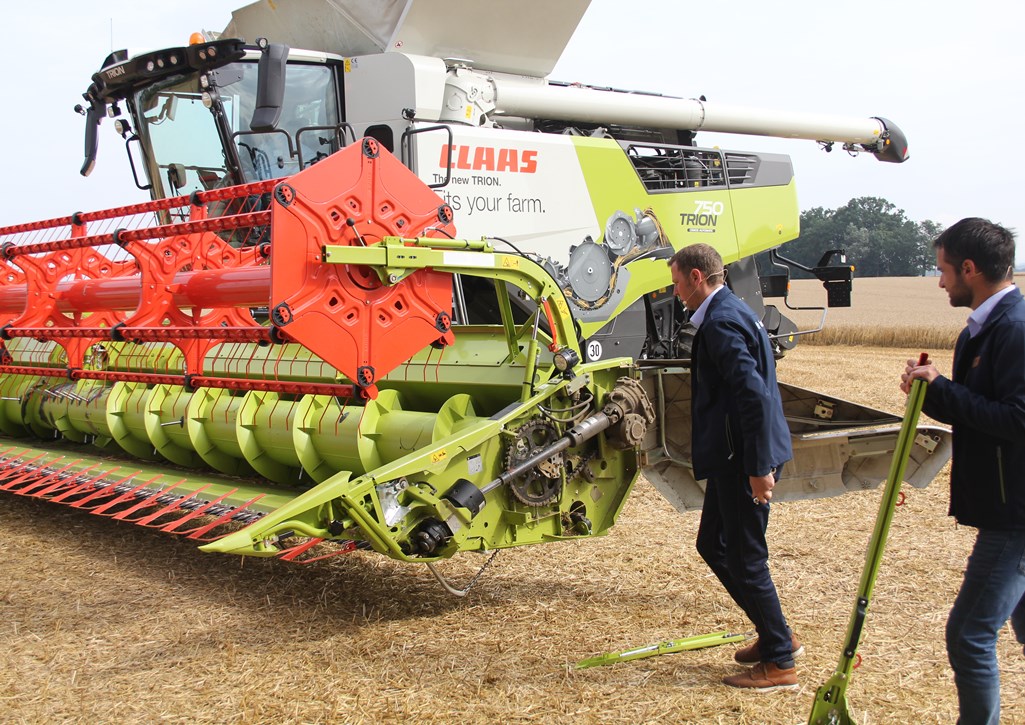 Kombaj Claas Lexion