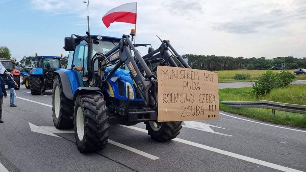 protest rolników w warszawie, siedziba pis, ustawa o ochronie zwierząt, agrounia