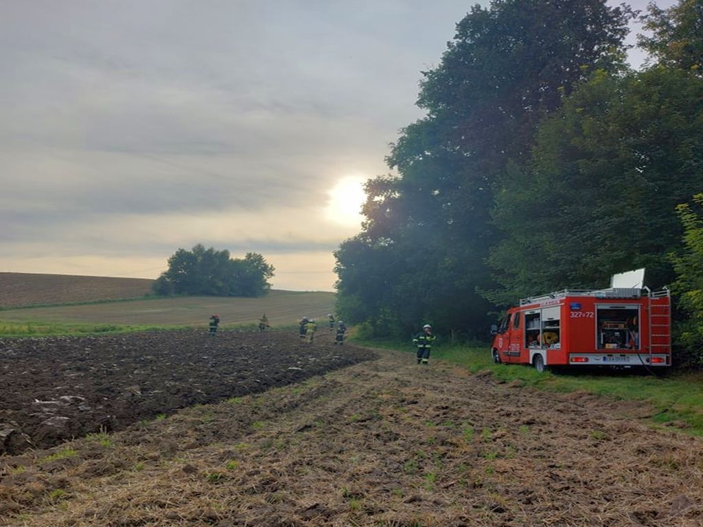 uszkodzony gazociąg na polu, Iwanowice Dworskie, powiat krakowski, prace polowe