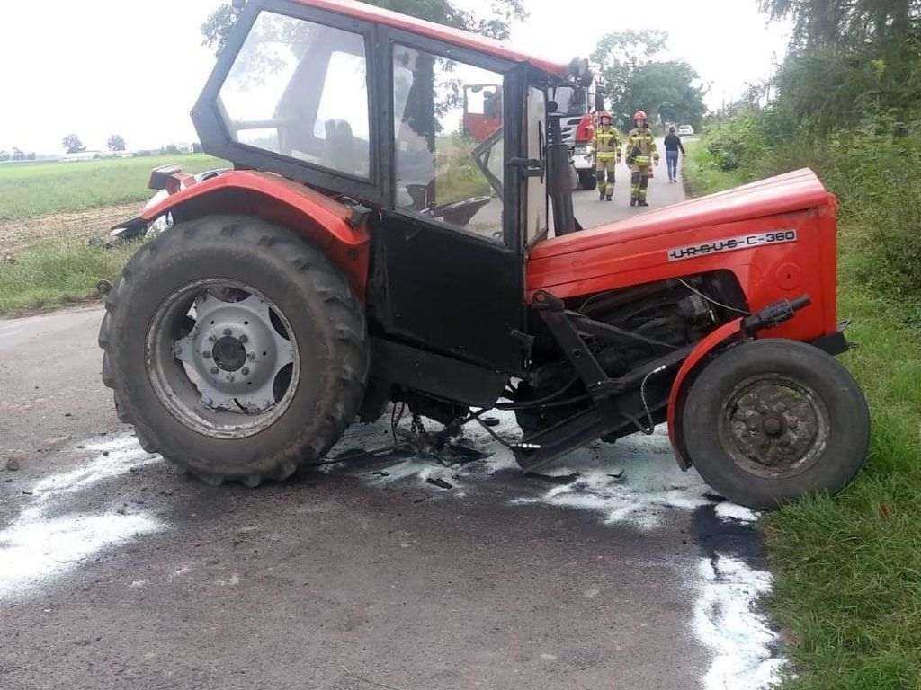 ciągnik, nissan, wypadek, wyprzedzanie