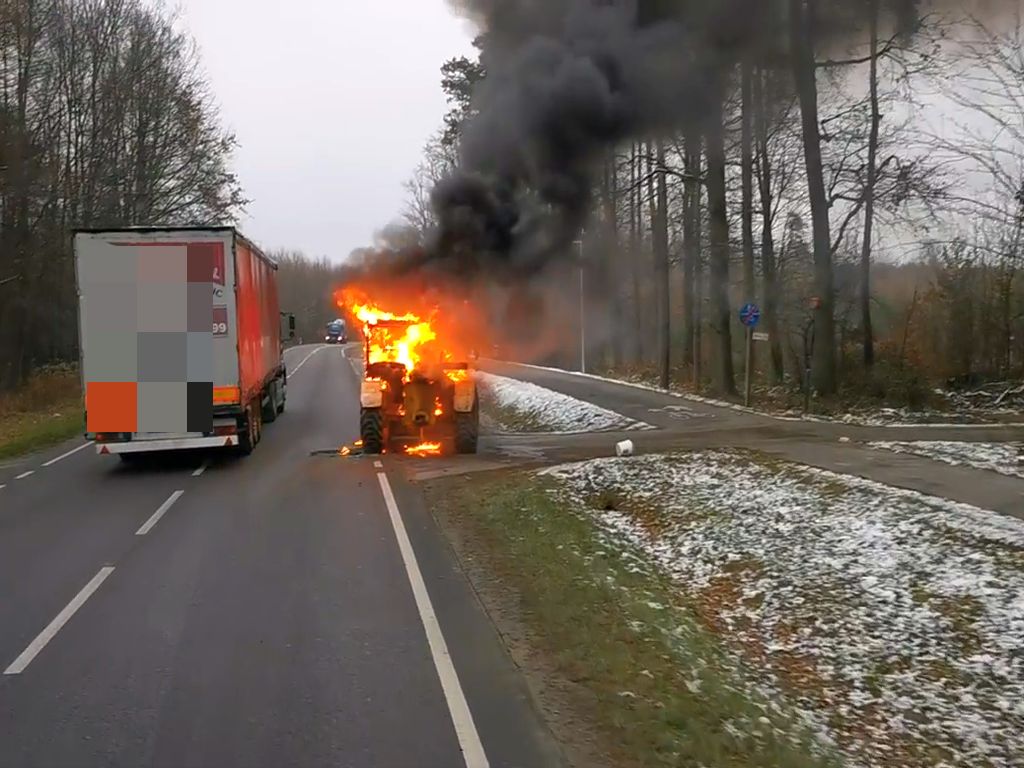 pożar ładowarki na drodze, Gniewczyna Tryniecka, powiat przeworski, KP PSP Przeworsk