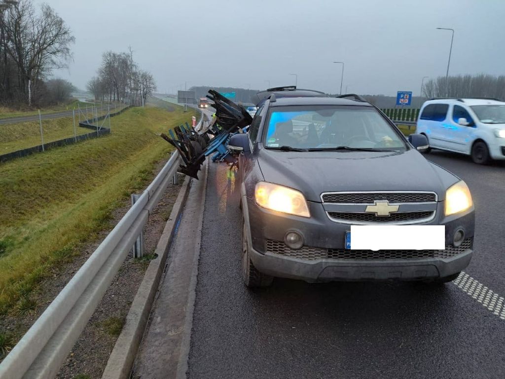 pług spadł z przyczepy, droga ekspresowa S5, węzeł Czempiń, powiat kościański