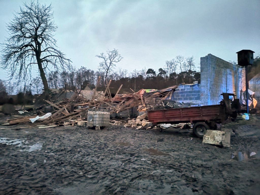 wichury przechodza przez POlskę, Orkan Dudley, straty w gospodarstwach, gmina Bielawy