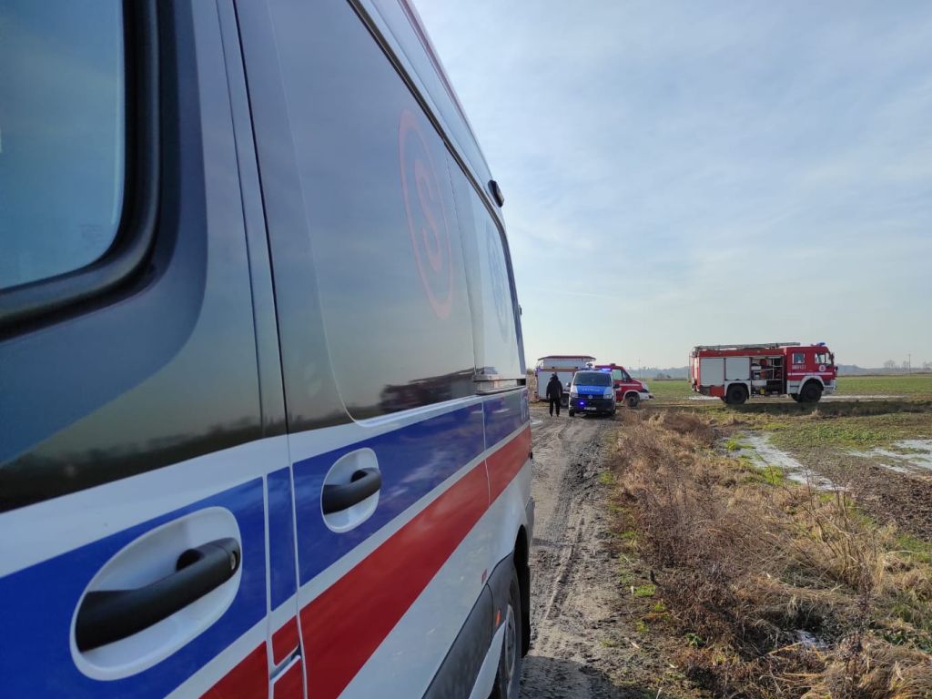 wypadek, karetka, policja, straż pożarna
