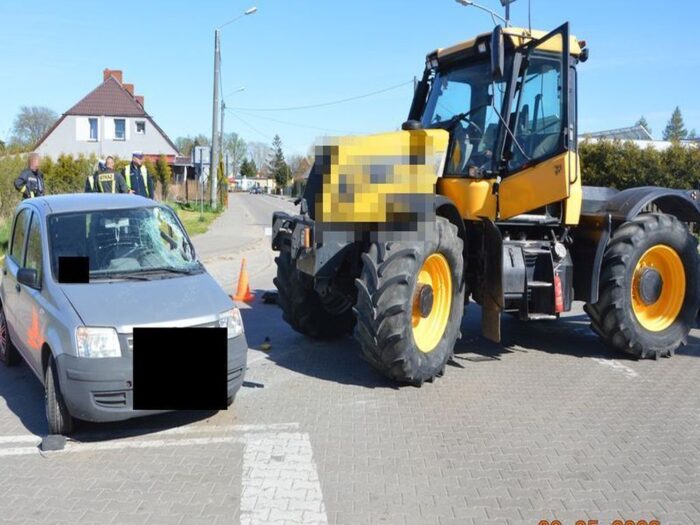 wypadki z udziałem ciągników rolniczych, Kurowo, powiat wejherowski, JCB Fastrac