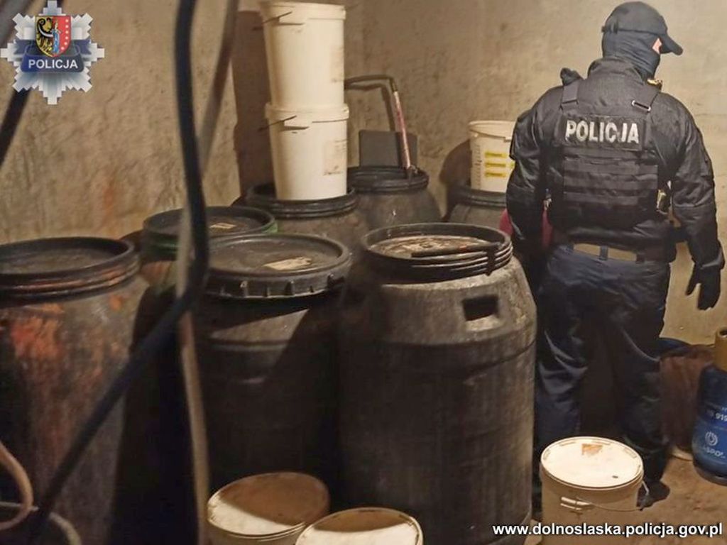 leśna bimbrownia, czarma białostocka, kas, nielegalna produkcja alkoholu