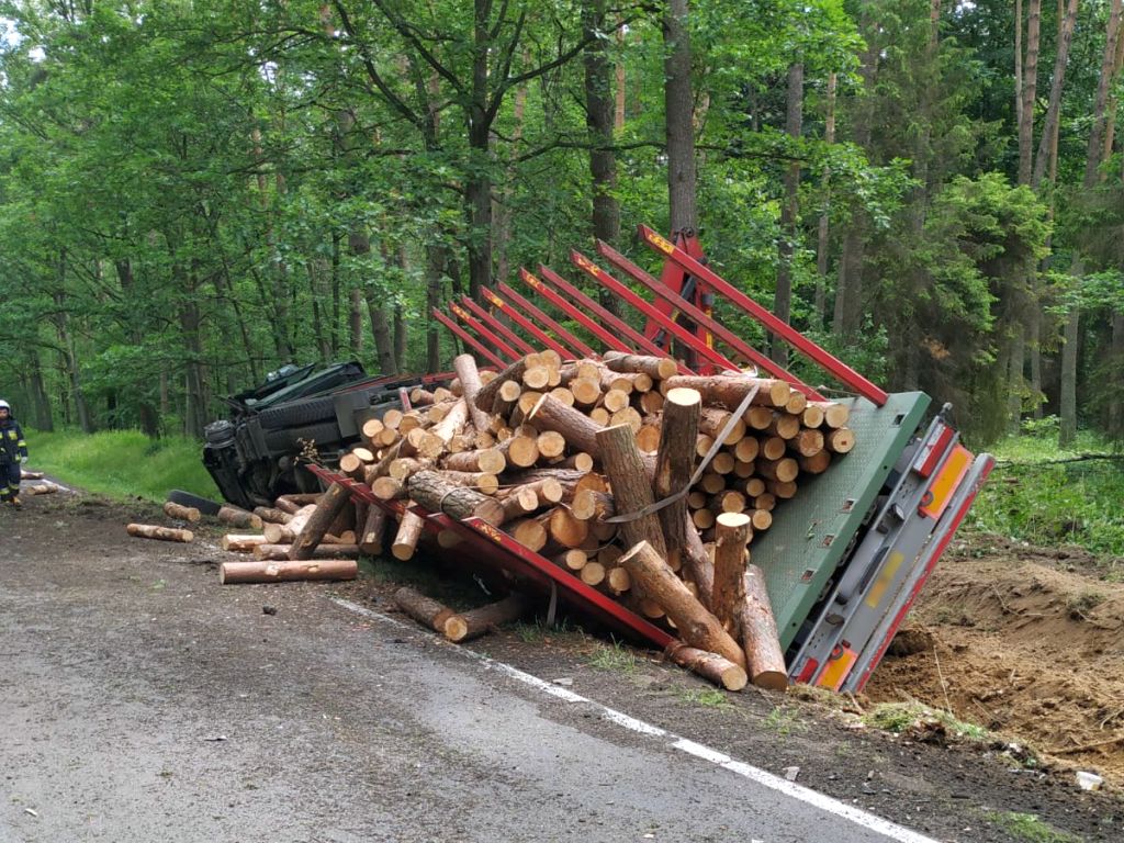transport drewna, Najdymowo, powiat  olsztyński,Piotrówka, powiat kępiński